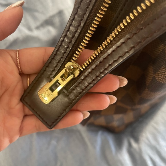 Louis Vuitton Damier Ebene Chelsea Zip Tote - Picture 5 of 6